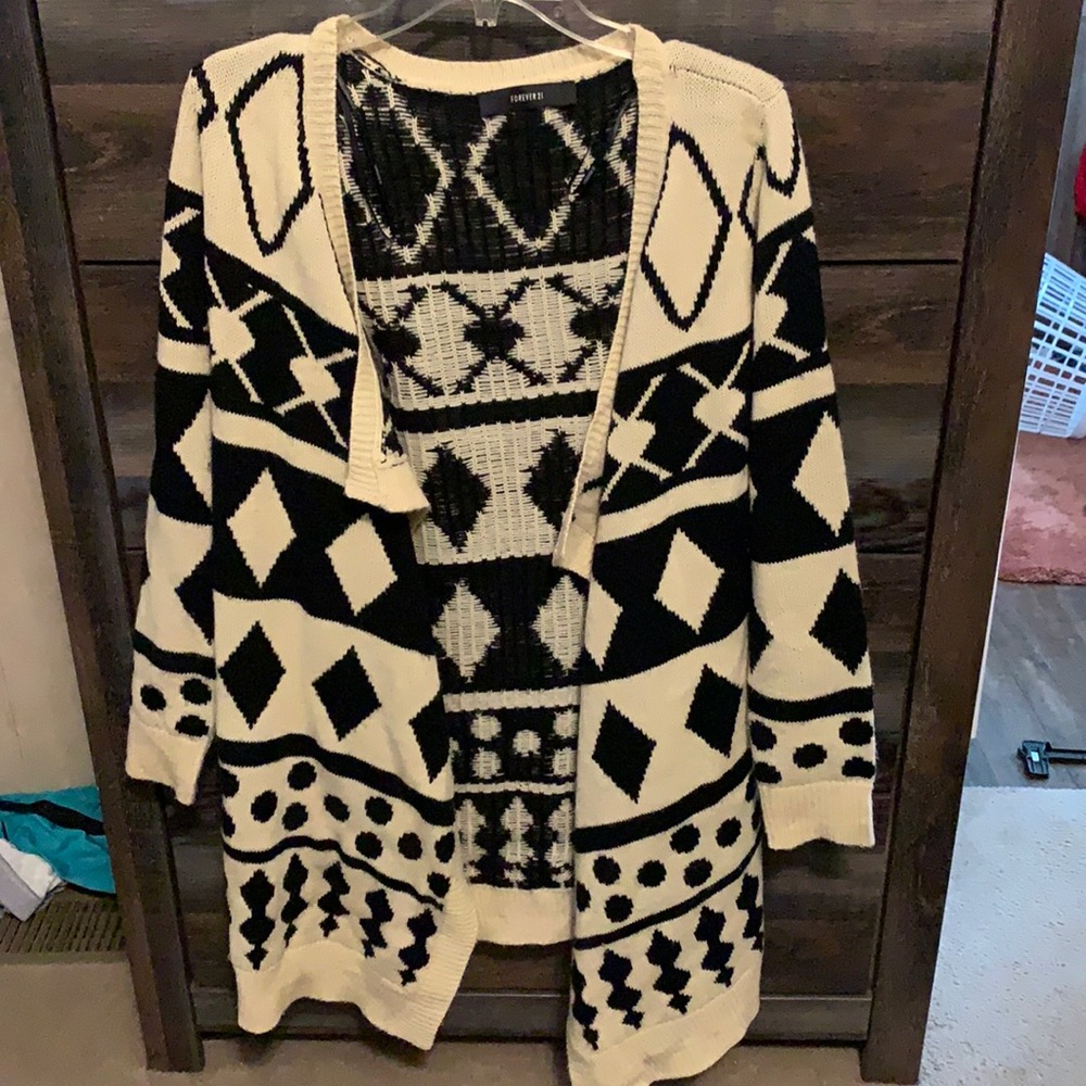 Forever 21 sweater size small